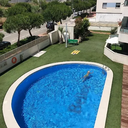 Fenals Beach 100 M, Comfortable, Quiet, Beautiful Apartment