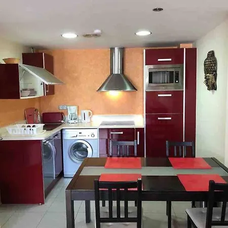 Fenals Beach 100 M, Comfortable, Quiet, Beautiful Appartement